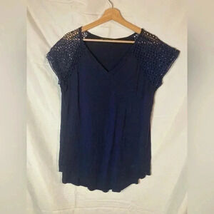 Amaryllis top (dress up or down)‎